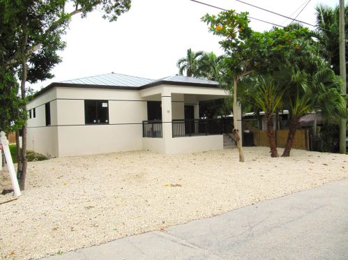 16 Tina Pl, Key Largo, FL 33037-4531