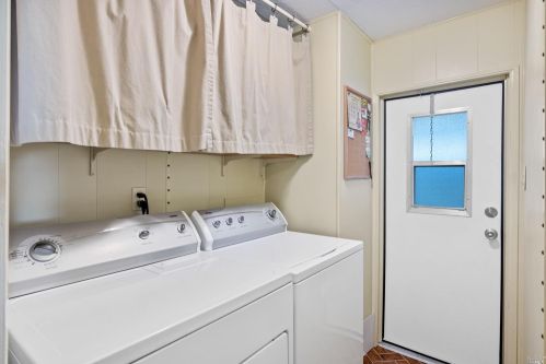 126 Apple Ln, Santa Rosa CA  95407-7604 exterior