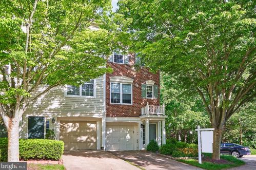 10059 Moxleys Ford Ln, Bristow, VA 20136-3003