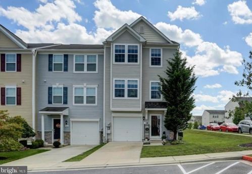 8 Wayside Ct, Falling Waters, WV 25419-5004