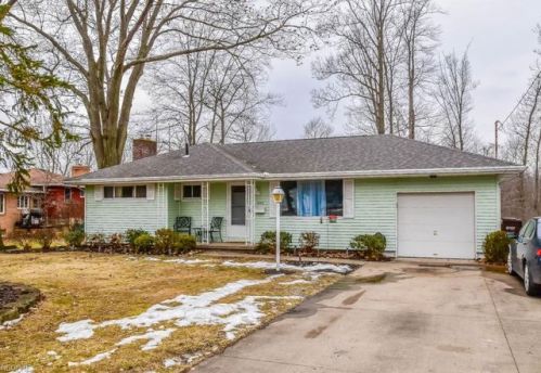 655 Pinewood Ave, Massillon, OH 44646-3929