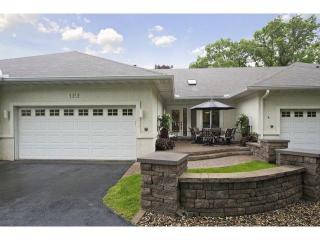 4042 Wyndham Hill Dr, Hopkins, MN 55343-6914