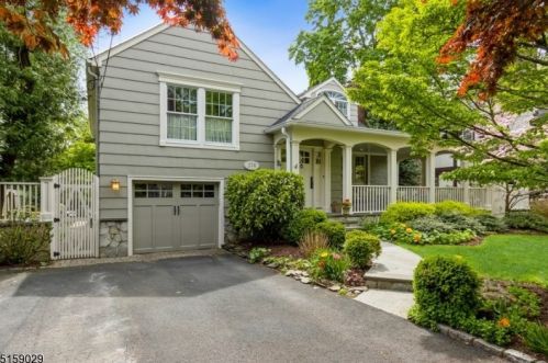 274 Canterbury Rd, Westfield, NJ 07090-1905