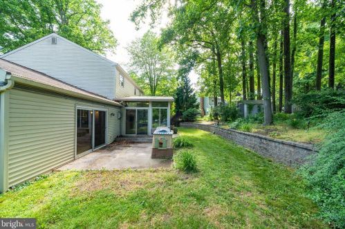 401 Santillo Way, Downingtown PA  19335-3132 exterior