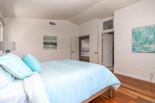 8886 La Cartera St, San Diego CA 92129-3310 exterior