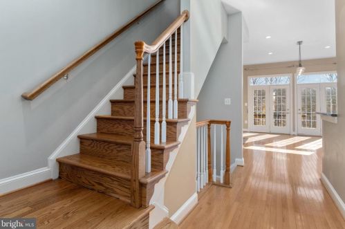 22476 Dinah Pl, Leesburg VA 20175-4808 exterior