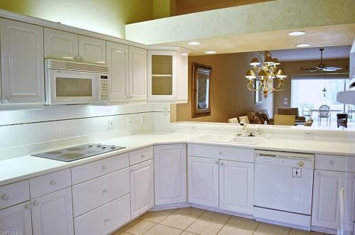 2345 Hidden Lake Dr, Naples, FL 34112-7592