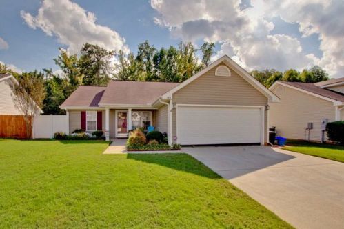 135 Sandy Hollow Dr, Madison, AL 35757-6864
