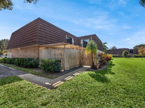 1409 14th Ln, West Palm Beach, FL 33418-3560