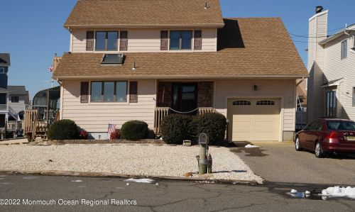 215 Cartagena Dr, Bricktown, NJ 08723-7008
