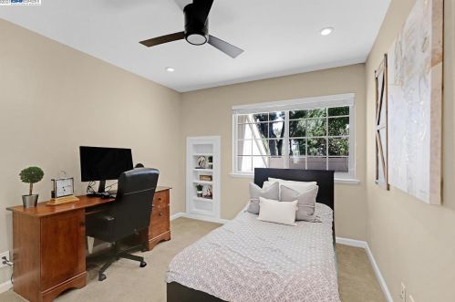 7426 Stonedale Dr, Pleasanton CA  94588-3737 exterior