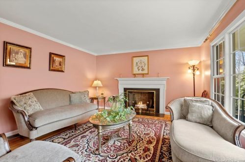 111 Little Brook Rd, New Canaan CT  06840-4917 exterior