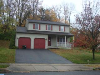 4386 Hillside Rd, Reading, PA 19606-8919