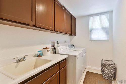 4373 Corte De La Fonda, San Diego CA  92130-2126 exterior