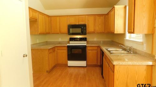 221 Frederick Cir, Flint TX  75762-9007 exterior
