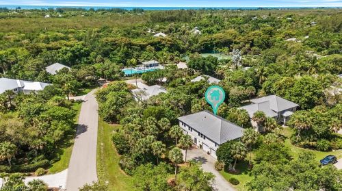 1835 Farm Trl, Sanibel FL  33957-4119 exterior