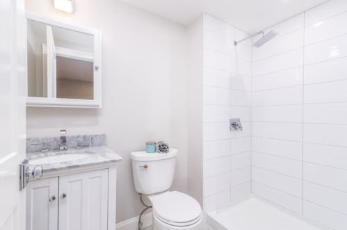 50 Elizabeth Rd, South Kingstown RI  02882-5220 exterior