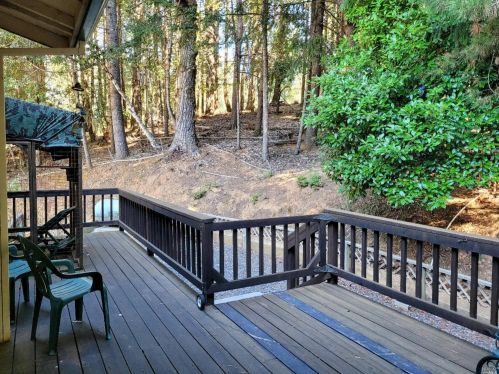 27421 Ridge Rd, Willits CA  95490-8985 exterior