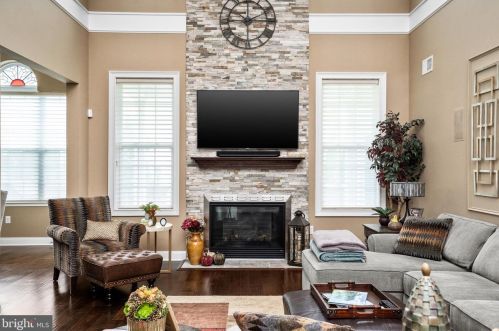 1748 Renaissance Blvd, Yardley PA  19067-6446 exterior