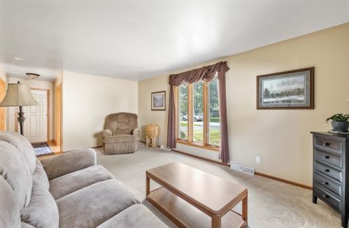 29632 Clover Ln, Waterford WI  53185-5004 exterior