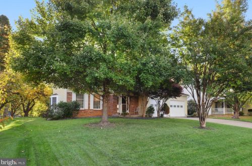 12609 Thunder Chase Dr, Herndon, VA 20191-5831