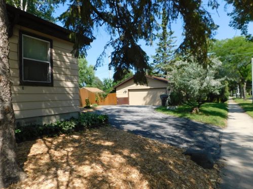 8002 Grn Tree Rd, Milwaukee WI 53223-4926 exterior