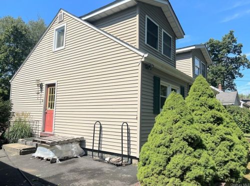 523 Park Ave, Newburgh, NY 12550-1623