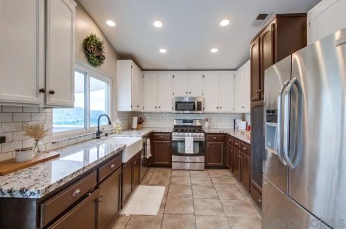 9150 Sesi Ln, Lakeside CA  92040-5800 exterior