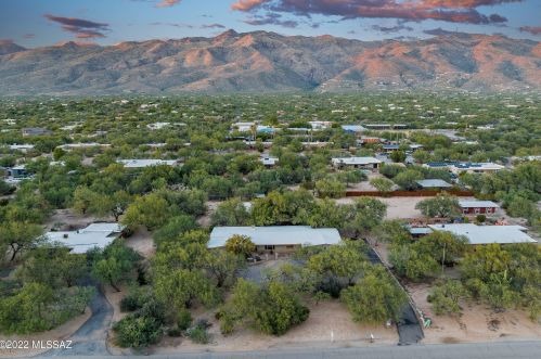 11401 Calle Vaqueros, Tucson, AZ 85749-8483