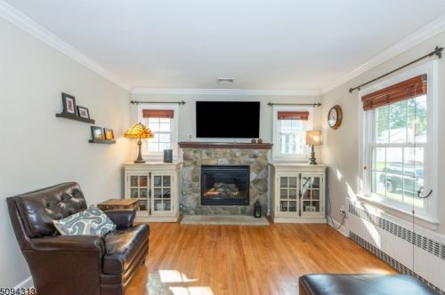 17 Kennedy Rd, Greystone Park NJ  07950-2311 exterior