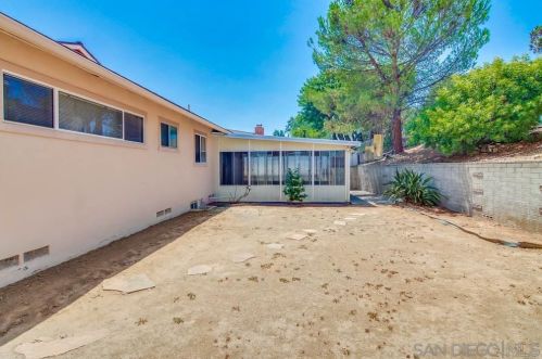 6100 Henderson Dr, La Mesa CA  91942-4016 exterior