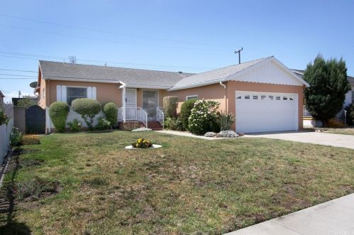 1900 132nd St, Compton, CA 90222-1635
