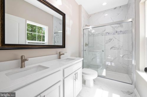 10906 Thiel Ct, Spotsylvania VA  22551-8034 exterior