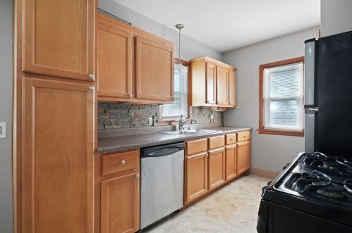 5006 29 Ave, Kenosha WI 53140-3049 exterior