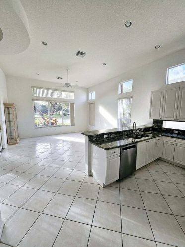 6830 Fiji Cir, Boynton Beach FL  33437-7022 exterior