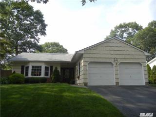 9 Marlan Ct, Smithtown, NY 11787-2112