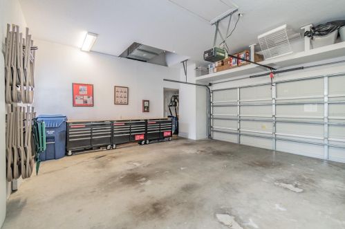 1827 Crooked Oak Ln, Lutz FL  33559-7407 exterior