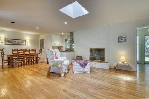 950 Calves Neck Rd, Southold, NY 11971-1212