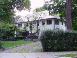 10 Hampshire St, Newton, MA 02465-2946