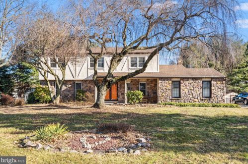 42 Fir Dr, Southampton, PA 18954-1620