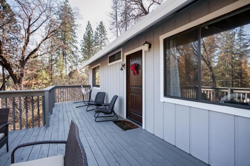 19338 James Cir, Groveland CA  95321-9553 exterior