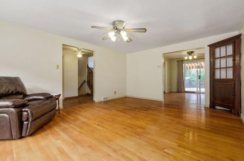 411 Walnut Rd, Pittsburgh, PA 15202-2027