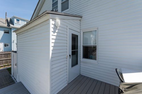 13 6 St, Nashua NH 03060-3141 exterior