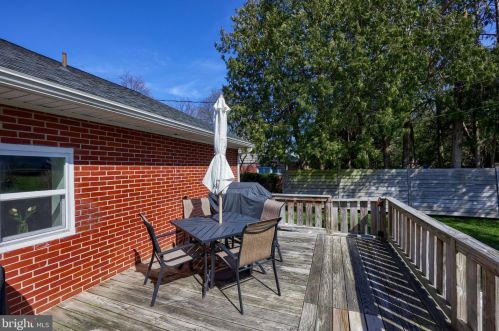 90 Stanley Ave, Landisville PA  17538-1023 exterior