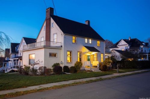 2 Watkins Ave, Middletown NY  10940-4719 exterior