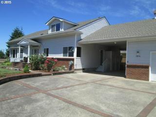 1014 Berntzen Rd, Eugene OR  97402-1868 exterior