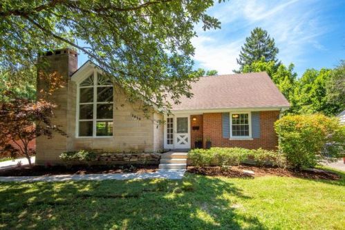 1030 Elmendorf Dr, Lexington, KY 40517-2739