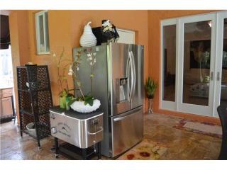 540 Cypress Pointe Dr, Hollywood FL  33027-1355 exterior