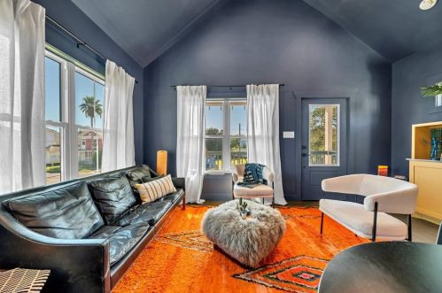 1208 32 St, Galveston TX 77550-6823 exterior