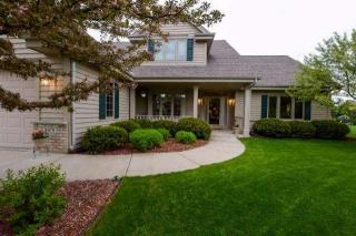 8079 Meadowcreek Ct, Hales Corners, WI 53132-8350